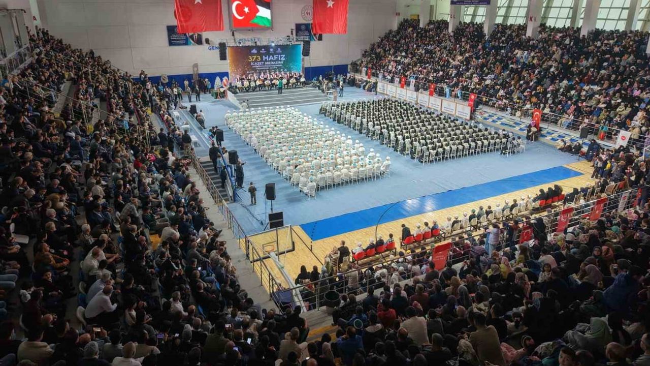 Malatya'da 373 hafız icazet belgeleriyle mezun oldu