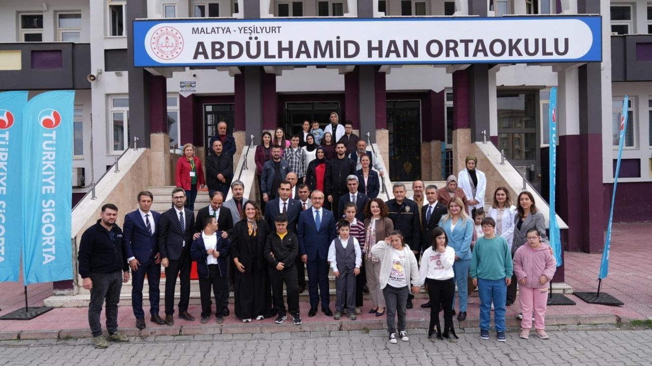 Malatya'da otizmli öğrencilere özel eğitim sınıfı yenilendi