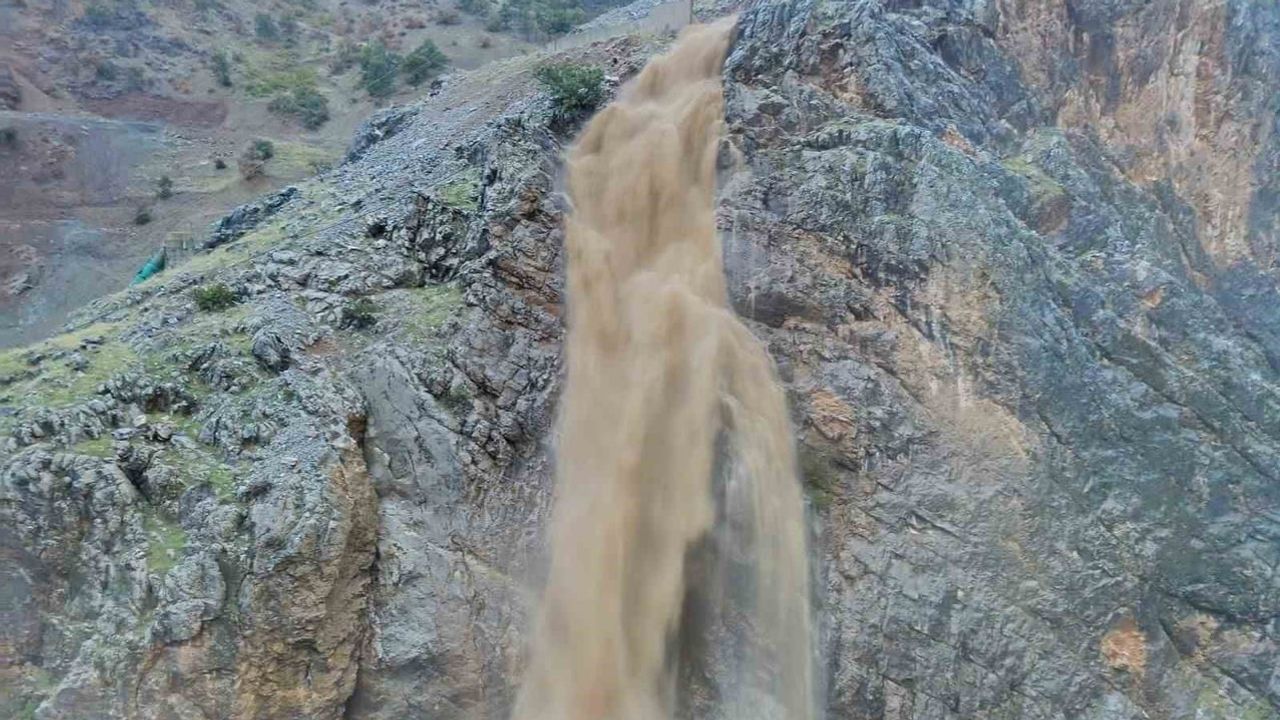 Malatya'da sağanak kırsal alanlarda dere taşkınlarına yol açtı