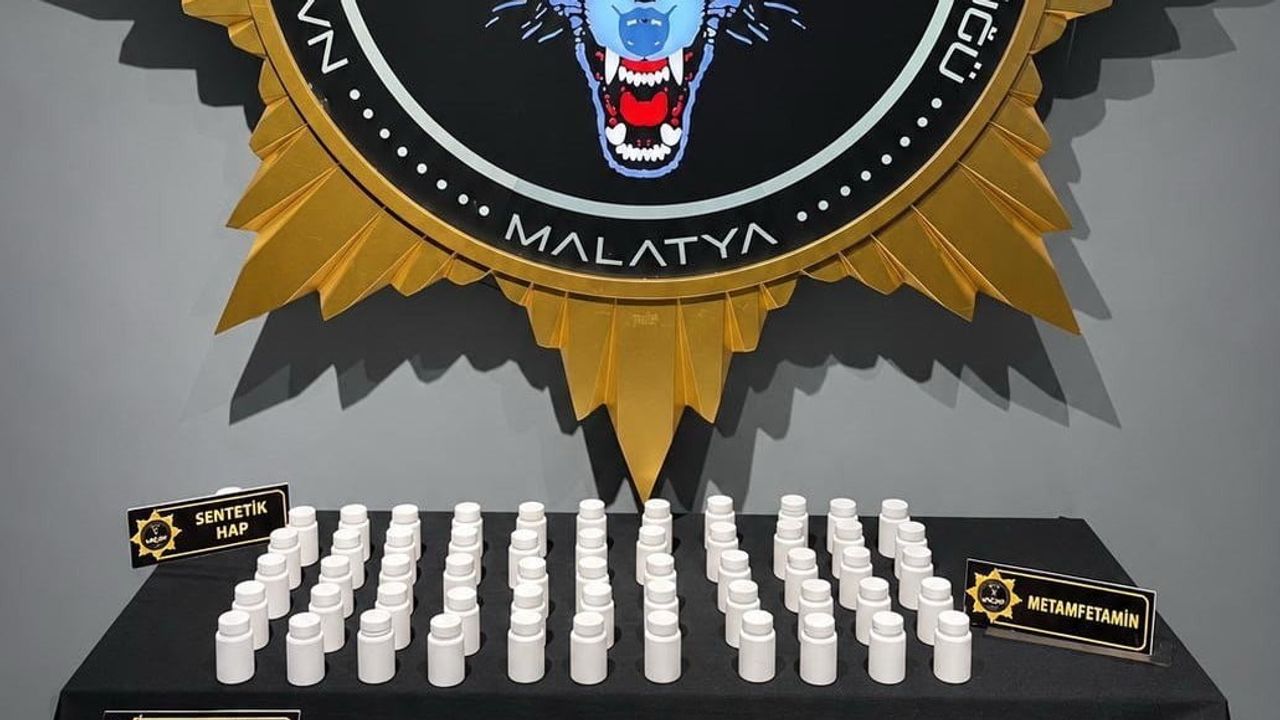 Malatya'da sokak satıcılarına darbe: sentetik haplar ve ruhsatsız tabancalar ele geçirildi