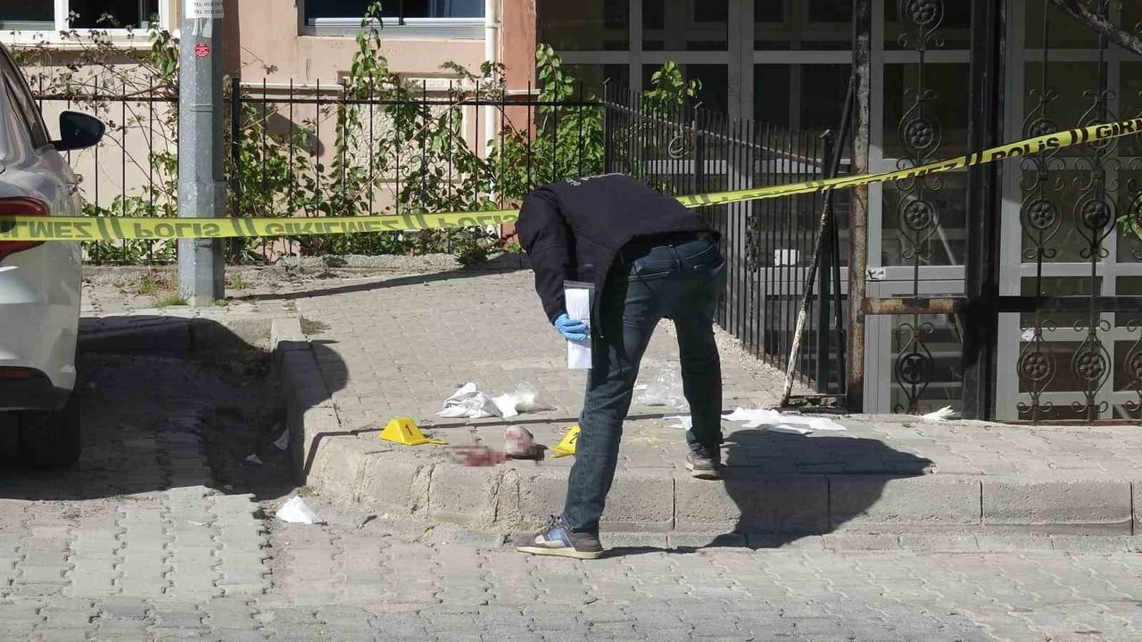 Malatya'da tartışma kanlı bitti: kadın hayatını kaybetti, koca intihara kalkıştı