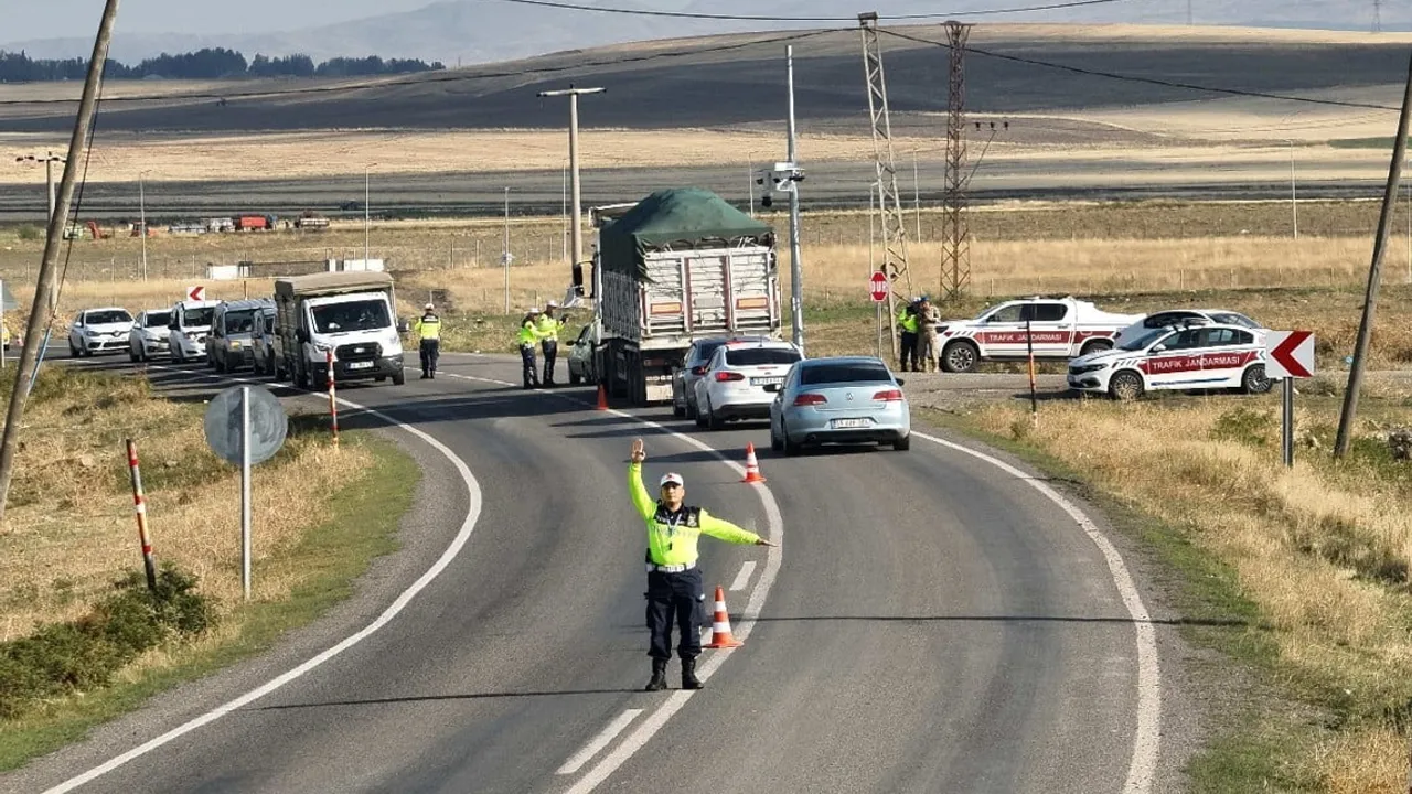 Malazgirt'te gökyüzünden kontrol: drone ile trafik ihlallerine sıkı takip
