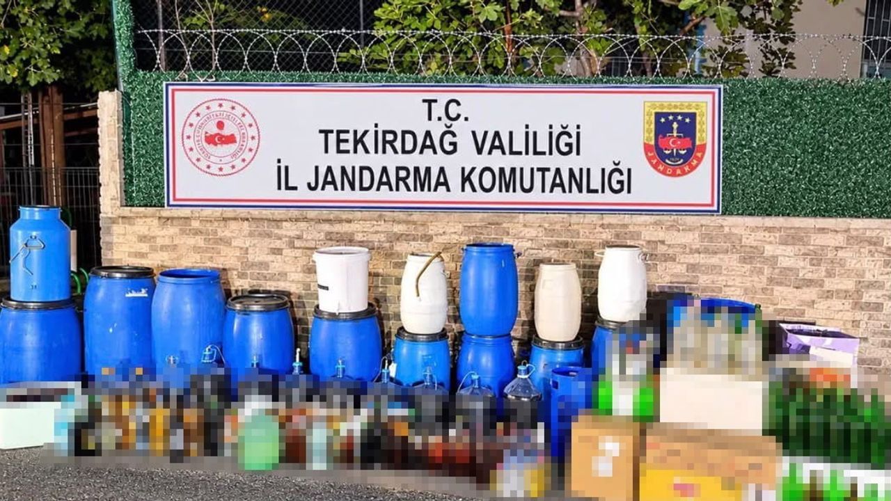 Malkara'da evde 1 ton 120 litre sahte içki ele geçirildi