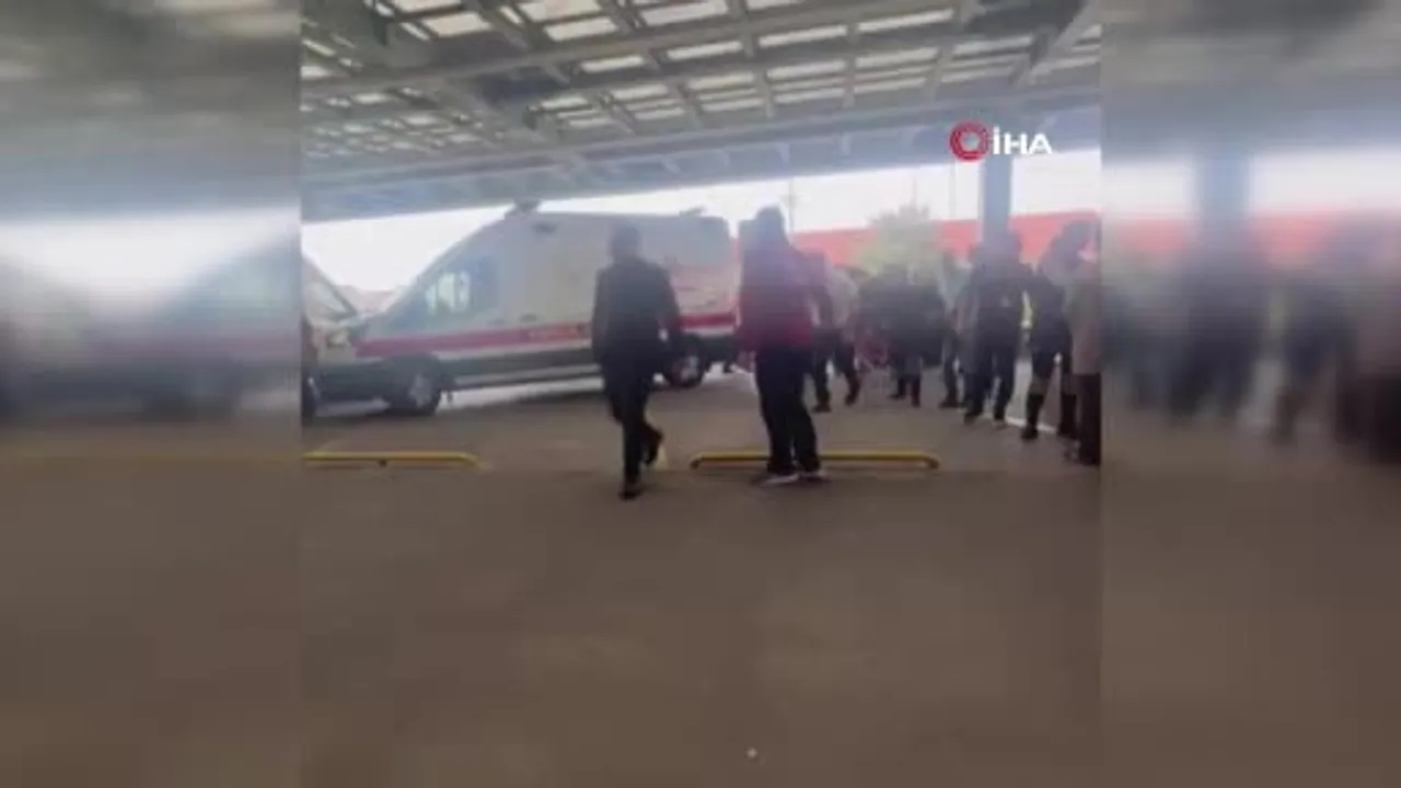 Maltepe'de çöken binada arama kurtarma sürüyor: kurtarılan kişi hastaneye sevk edildi