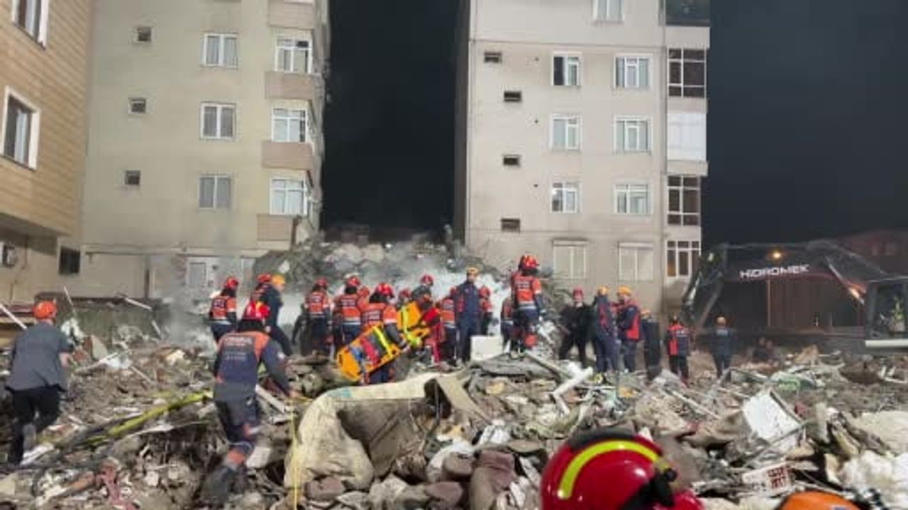 Maltepe'de çöken binada sismik dinleme ile umut arayışı