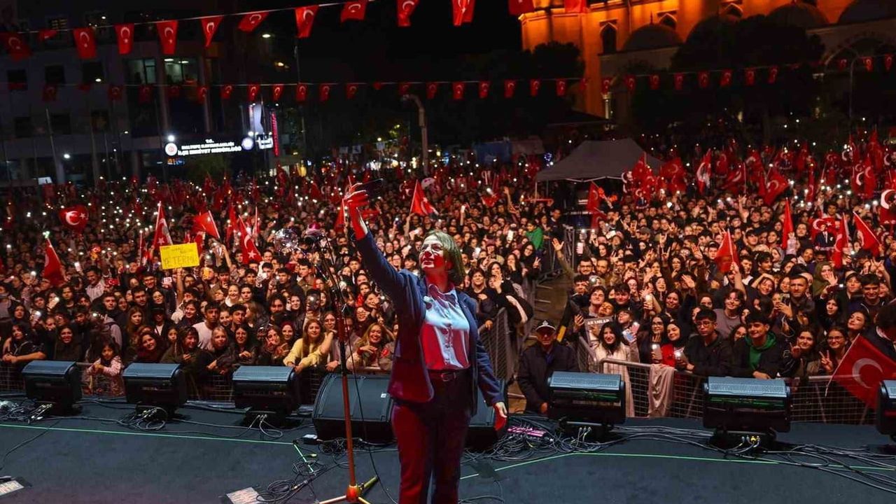 Maltepe'de cumhuriyet'in 103'üncü yılı coşkuyla kutlandı
