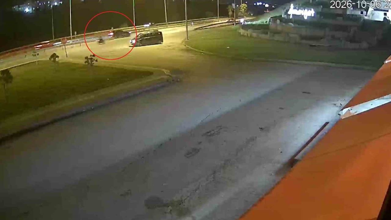Manavgat'ta kontrolsüz dönüş motosiklete çarptı, sürücü yaralandı