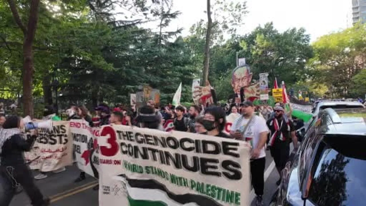 Manhattan'da binlerce kişi Gazze için yürüyüşte Washington'dan desteği kesmesini istedi