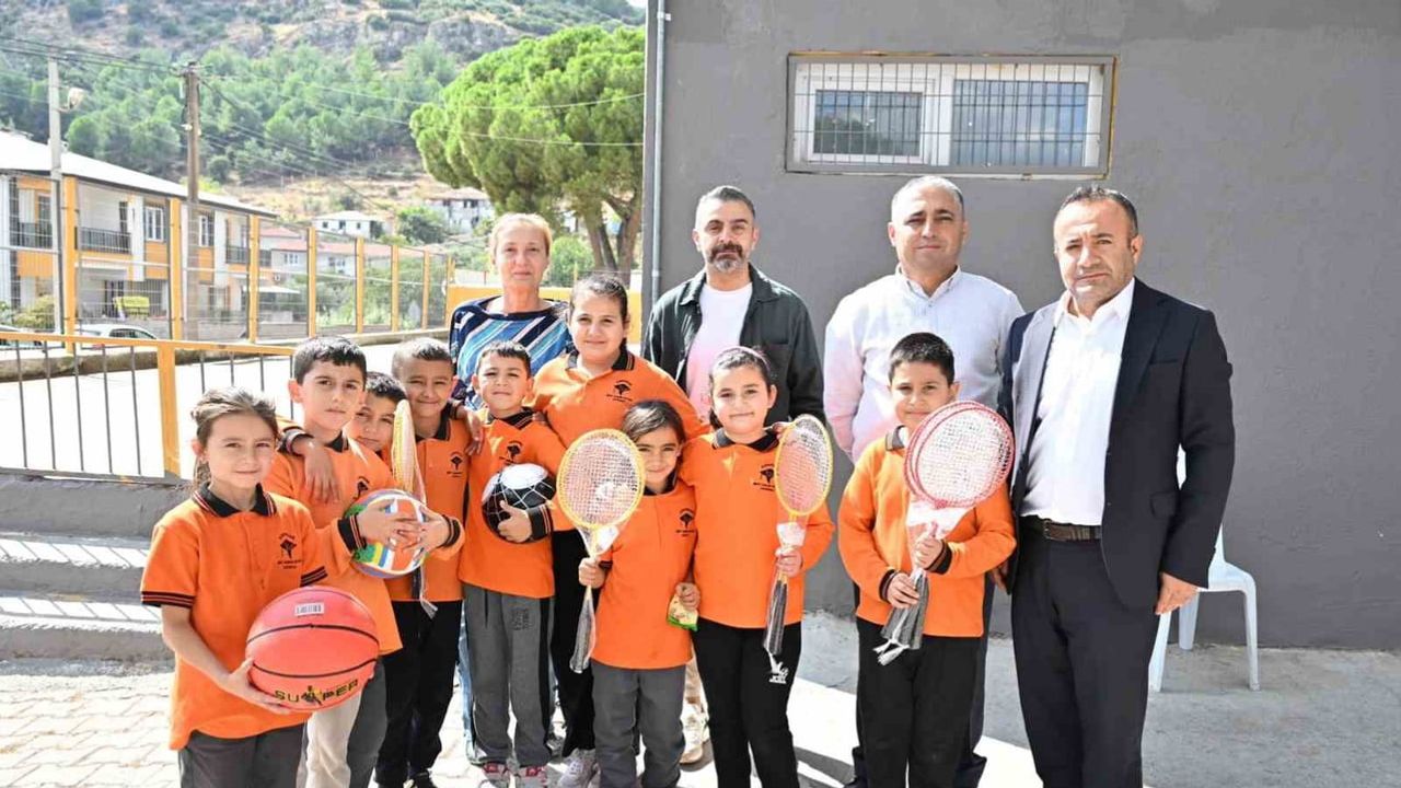 Manisa'da 430 okulun spor imkânları kırsal ve merkezde güçlendiriliyor