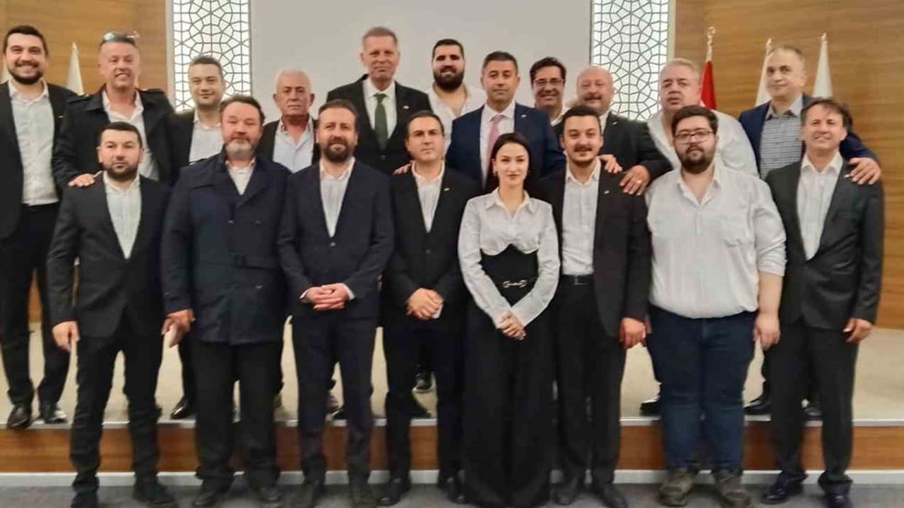 Manisa'da güven tazeledi: Sadık Özkasap yeniden başkan