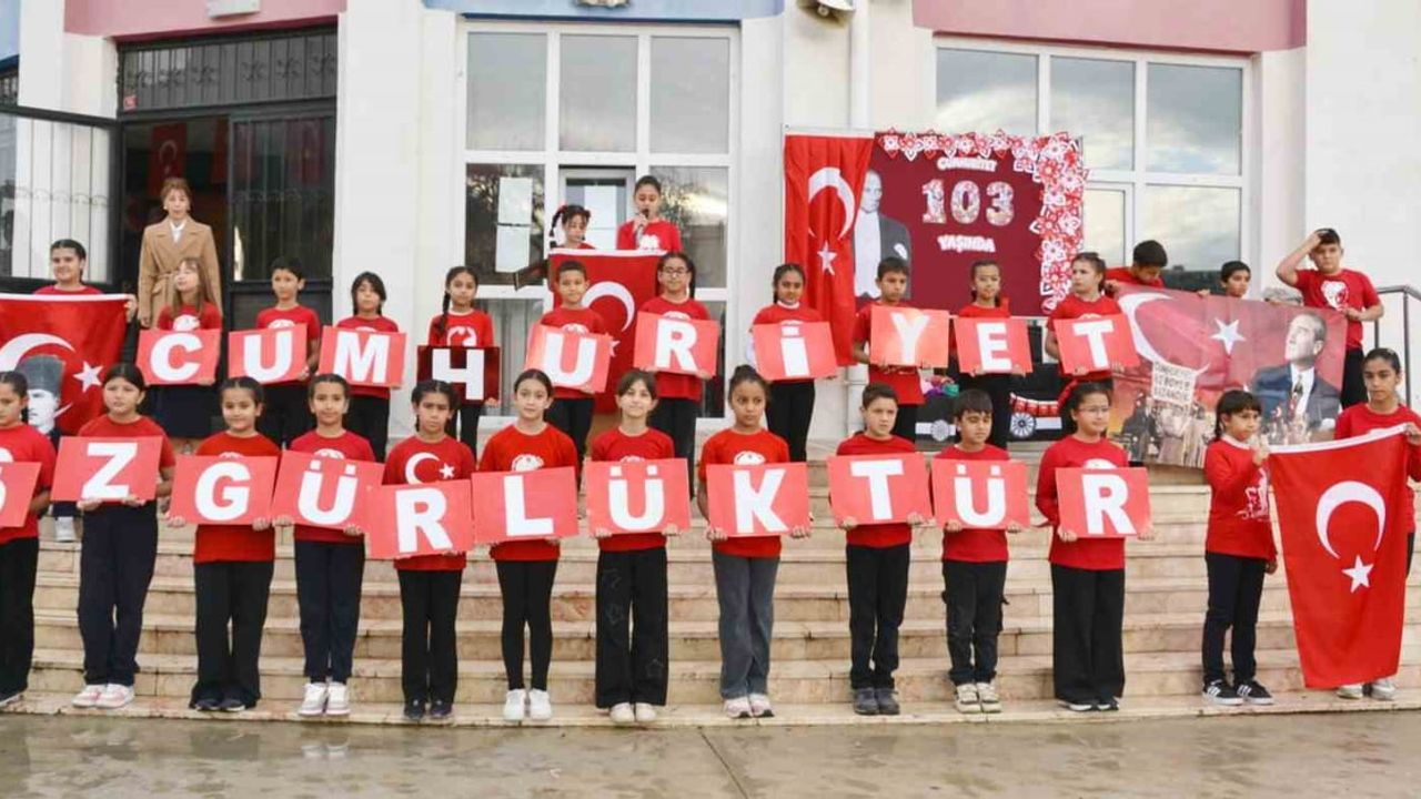 Manisa'da minikler 29 ekim'i coşkuyla karşıladı