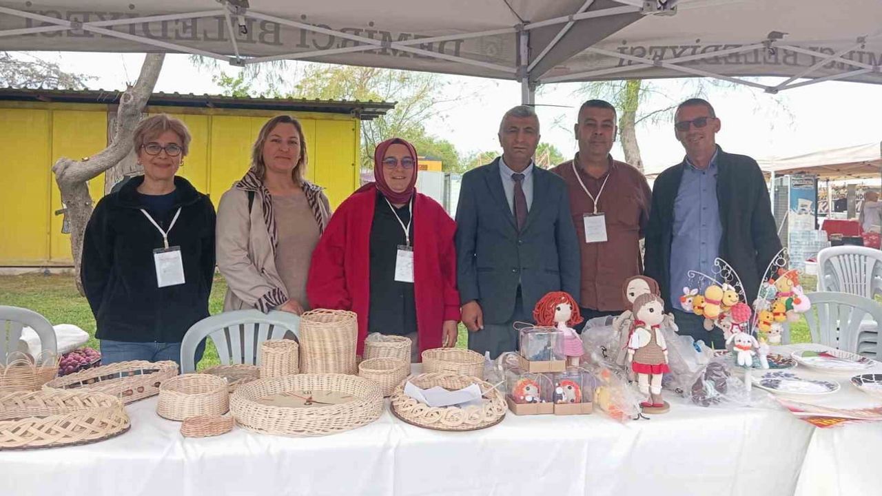 Manisa'nın 17 ilçesi İzmir'de yöresel lezzetleriyle buluştu