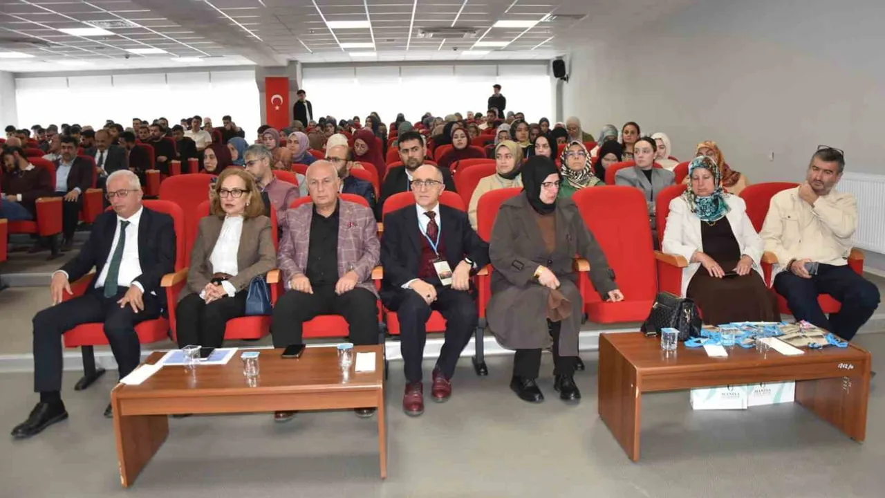 Manisa’nın kültürel mirası akademik tartışmalara açıldı