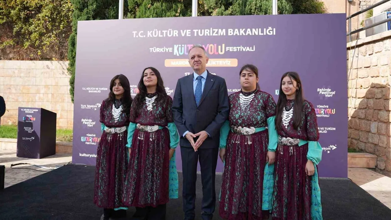 Mardin'de kültür yolu festivalinin 23. durağı sanatla canlandı
