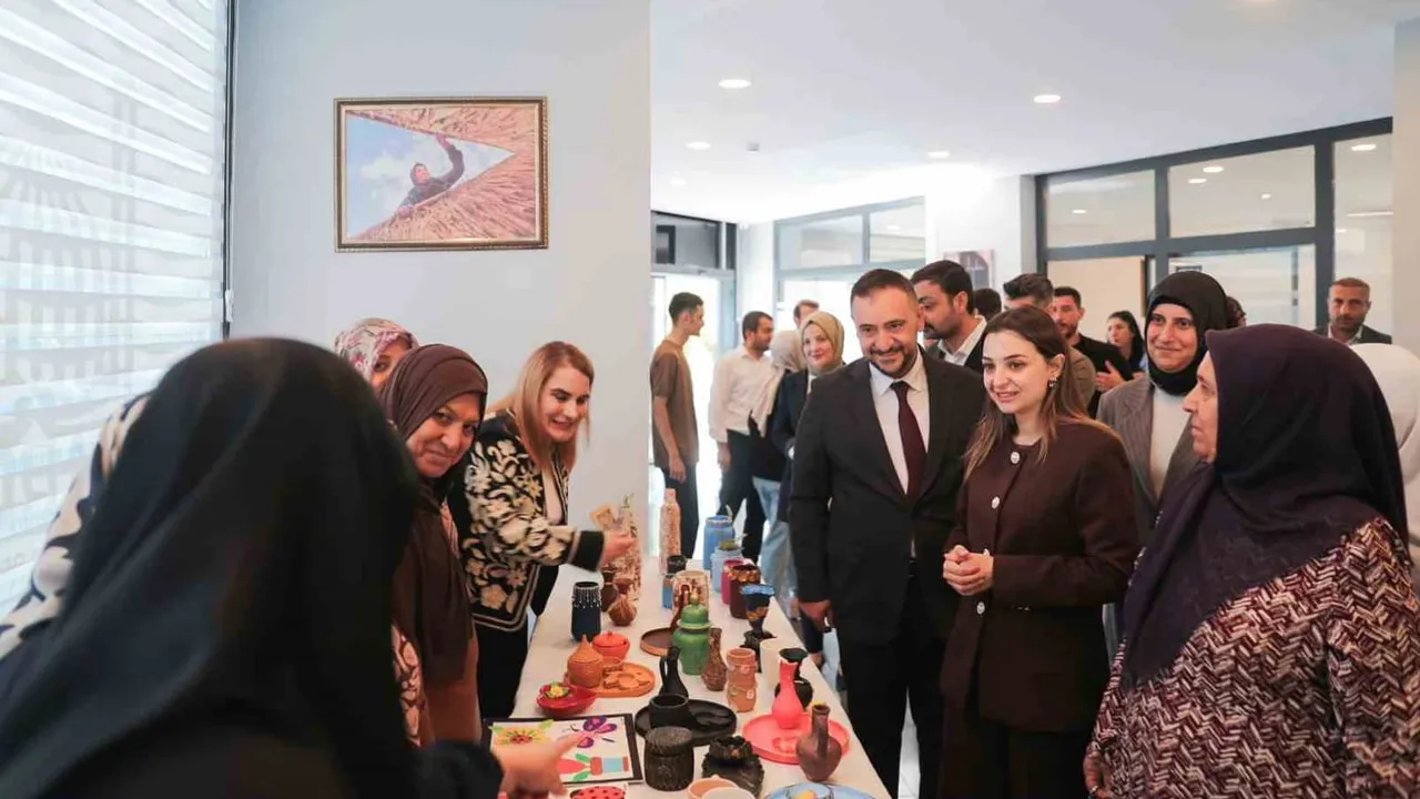 Mardin'de yaşlılara özel yürüyüş ve Artuklu el sanatları sergisi