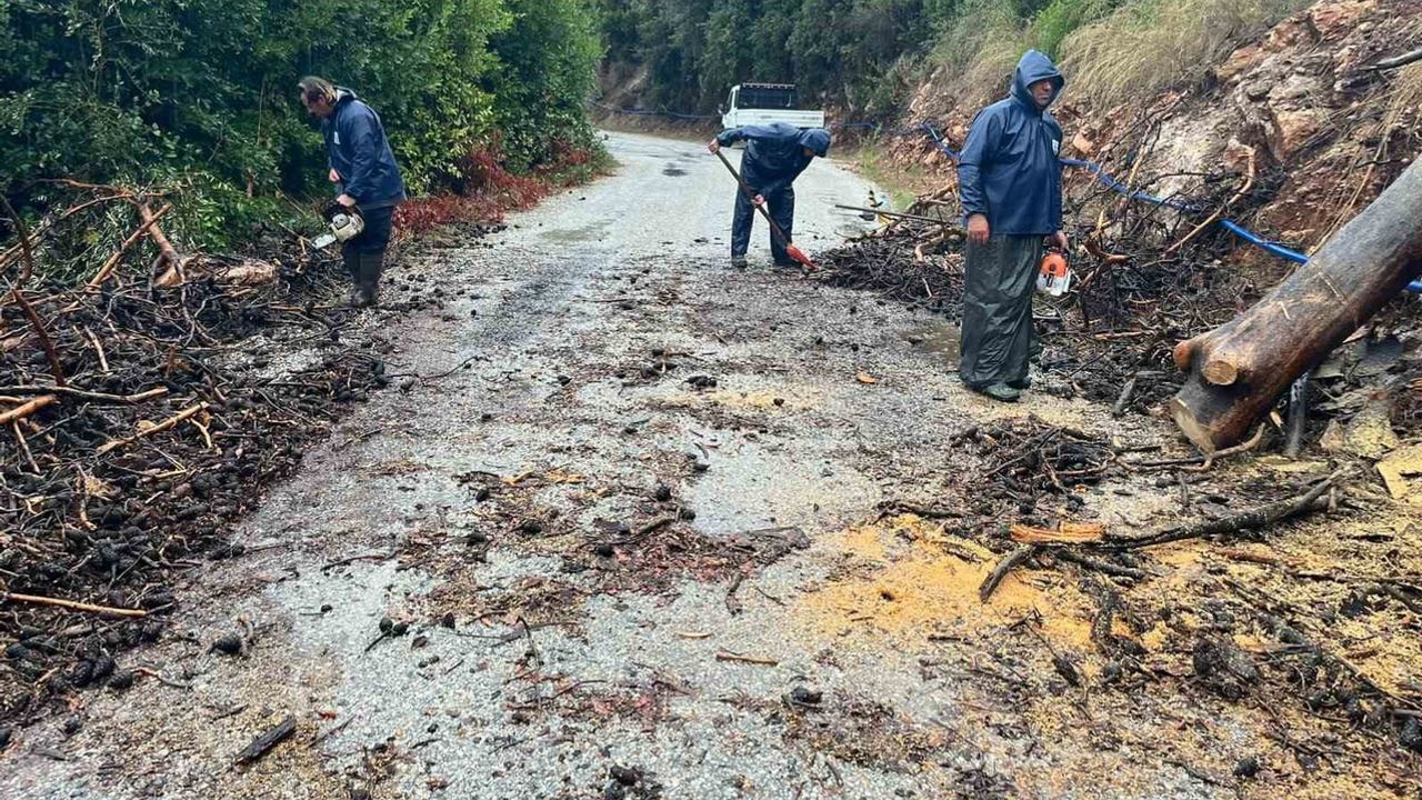 Marmaris ekipleri sağanak sonrası kesintisiz müdahalede