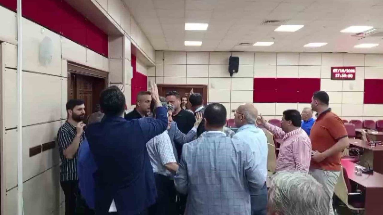 Meclis koridorunda gerginlik: iki CHP'li üye arasında 'satılık' suçlaması