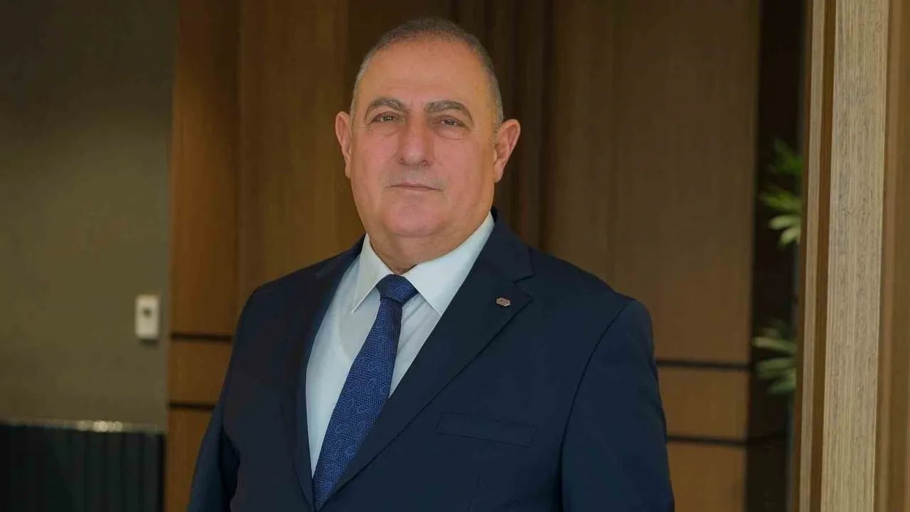 Meclisi projeye dönüştürme sözü veren aday Mustafa Tecdelioğlu