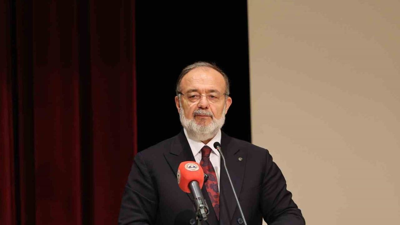 Mehmet Görmez Erciyes'te üniversitelerin iki temel hedefini vurguladı