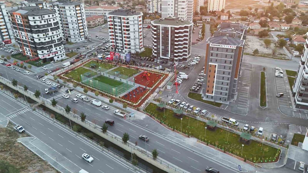Melikgazi'de Fırat Yılmaz Çakıroğlu parkı açıldı