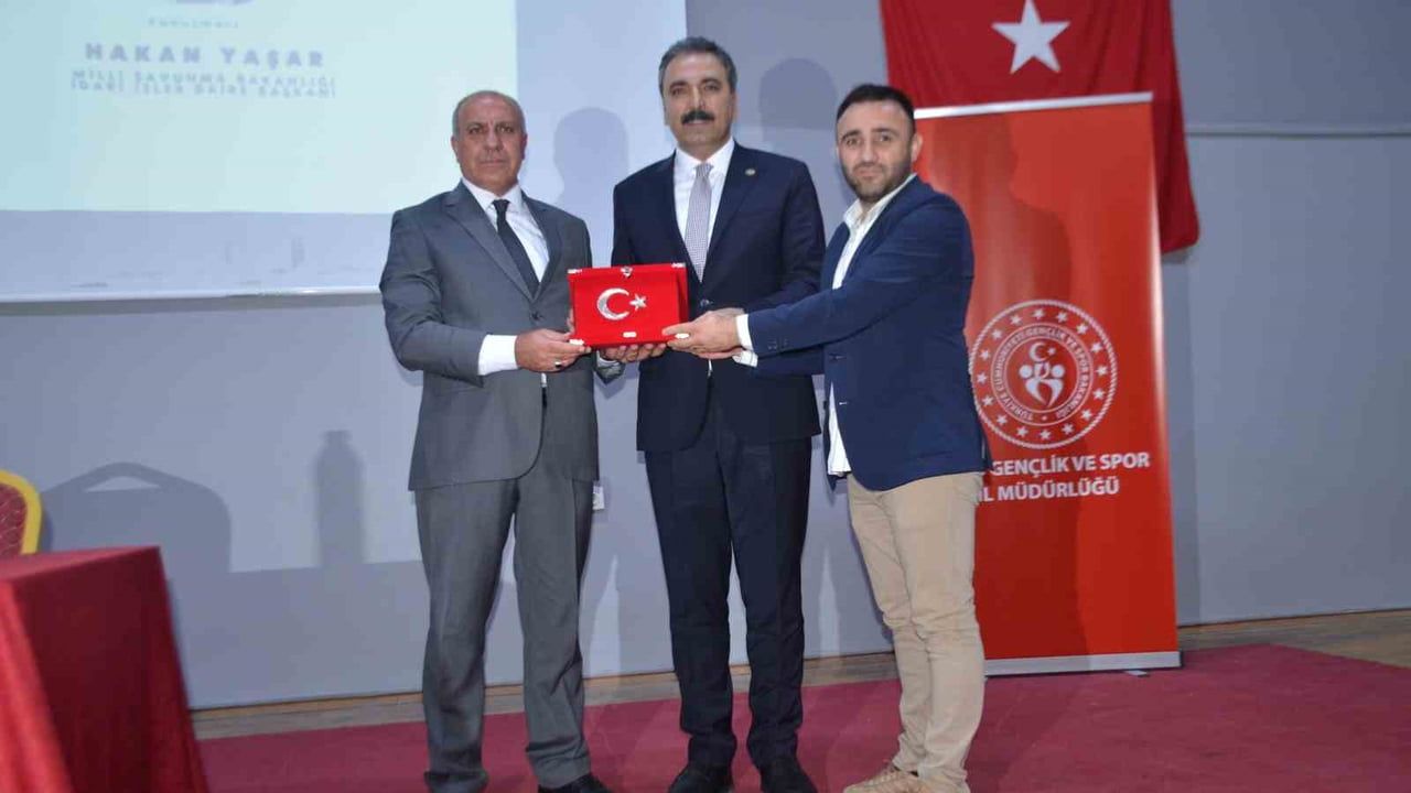 Memleketten üst düzeye: Bulanık doğumlu daire başkanının gençlere yol gösteren hikâyesi