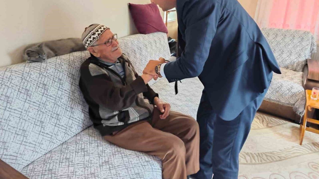Menteşe'de asırlık çınarlara ev ziyaretleri