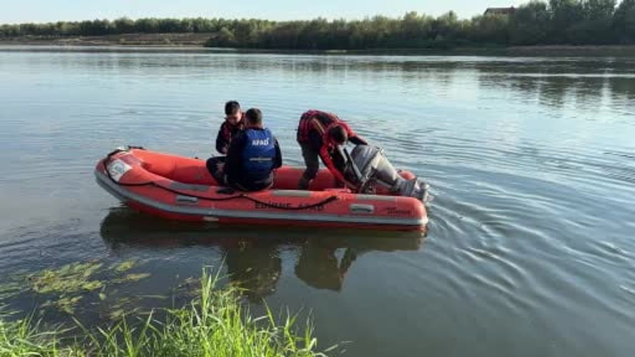 Meriç'te alabora olan bottan kaybolan 12 yaşındaki çocuk için arama çalışmaları altıncı günde