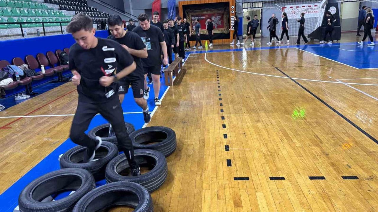 Merkezefendi gençlik ve spor akademisi 215 genci mesleğe taşıdı