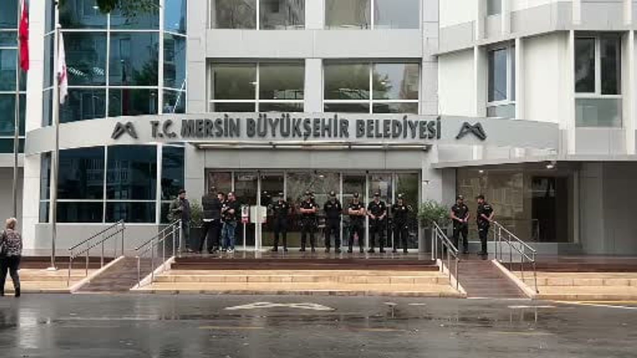 Mersin'de belediye ihalelerine yönelik geniş operasyon: Seçer dahil 59 gözaltı