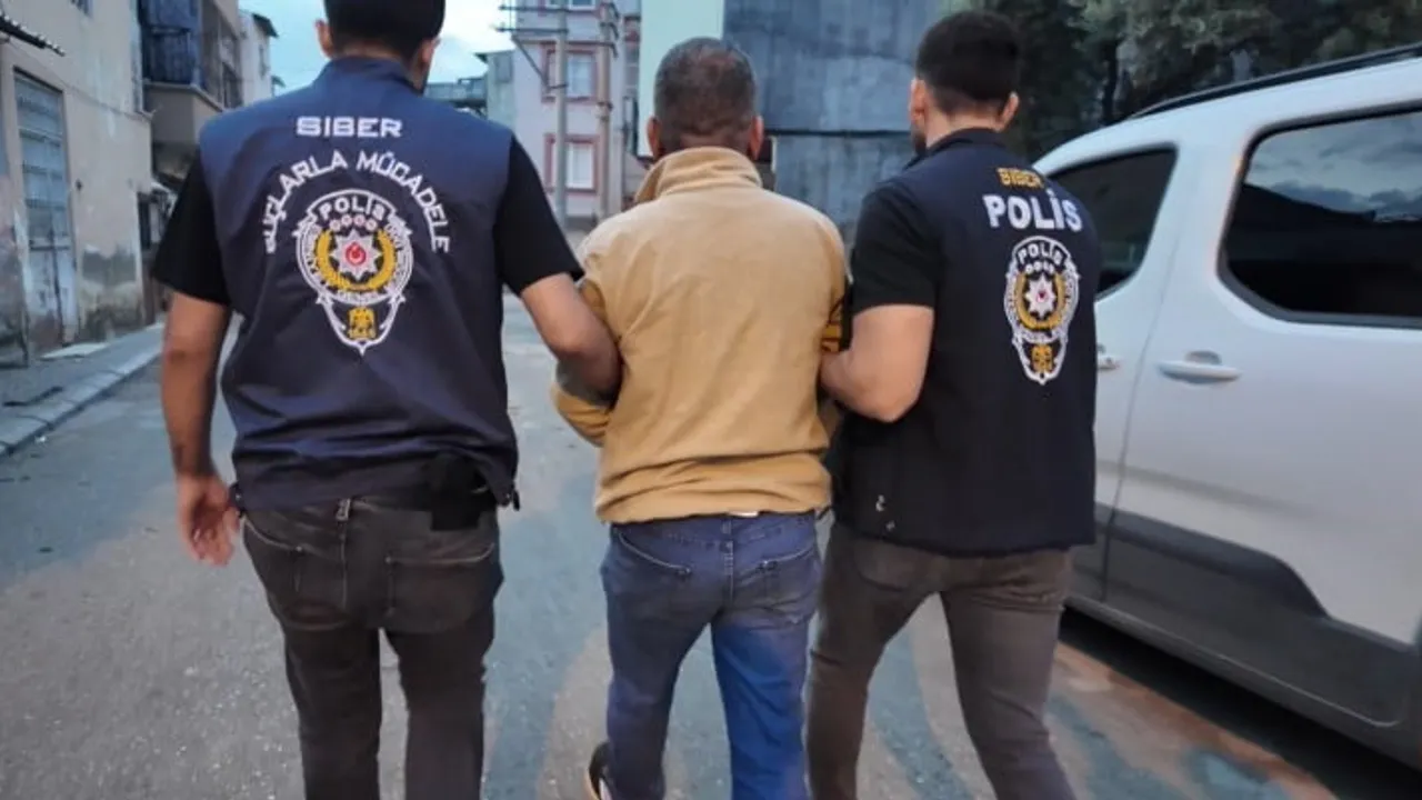 Mersin'de eş zamanlı operasyonla yasa dışı bahis ve dolandırıcılık şebekesine ağır darbe