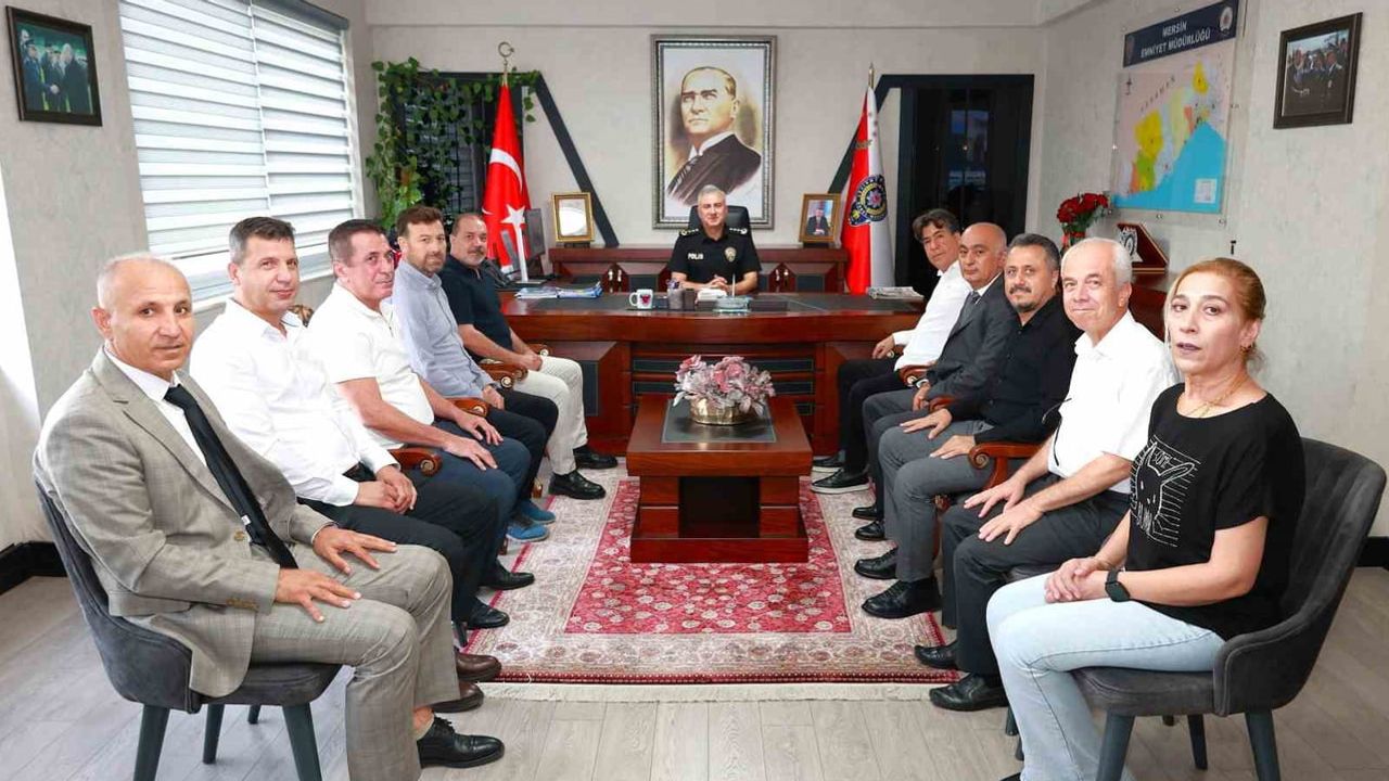 Mersin'de görev sürelerini tamamlayan polisler için veda töreni