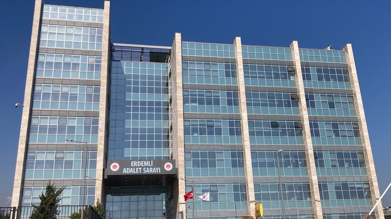 Mersin'de internet dolandırıcılığı ve yasa dışı bahis şebekesine baskın