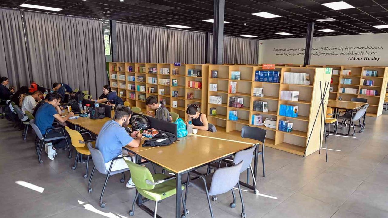 Mersin'de öğrenciliği kolaylaştıran kapsamlı hizmet ağı