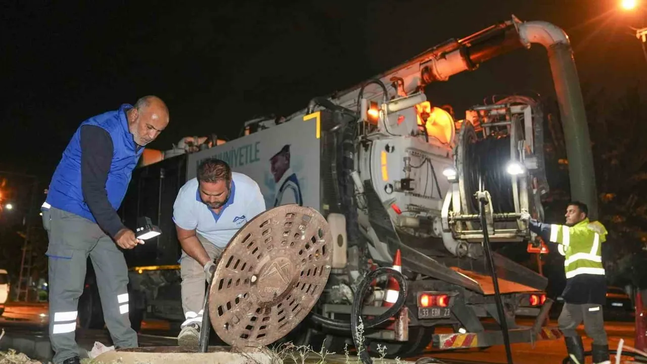 Mersin'de sağanak alarmı: kurumlar saha ve altyapıda seferber