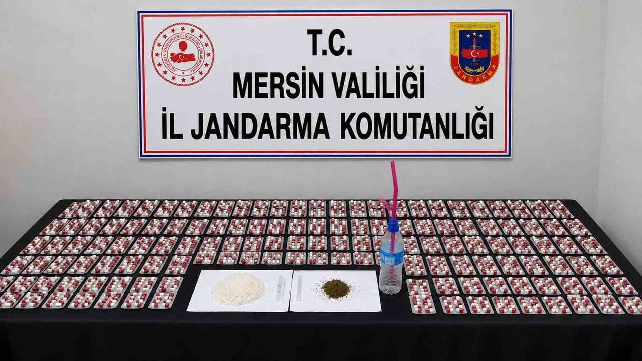 Mersin’de soruşturma: bin 256 sentetik ecza hapıyla iki kişi tutuklandı