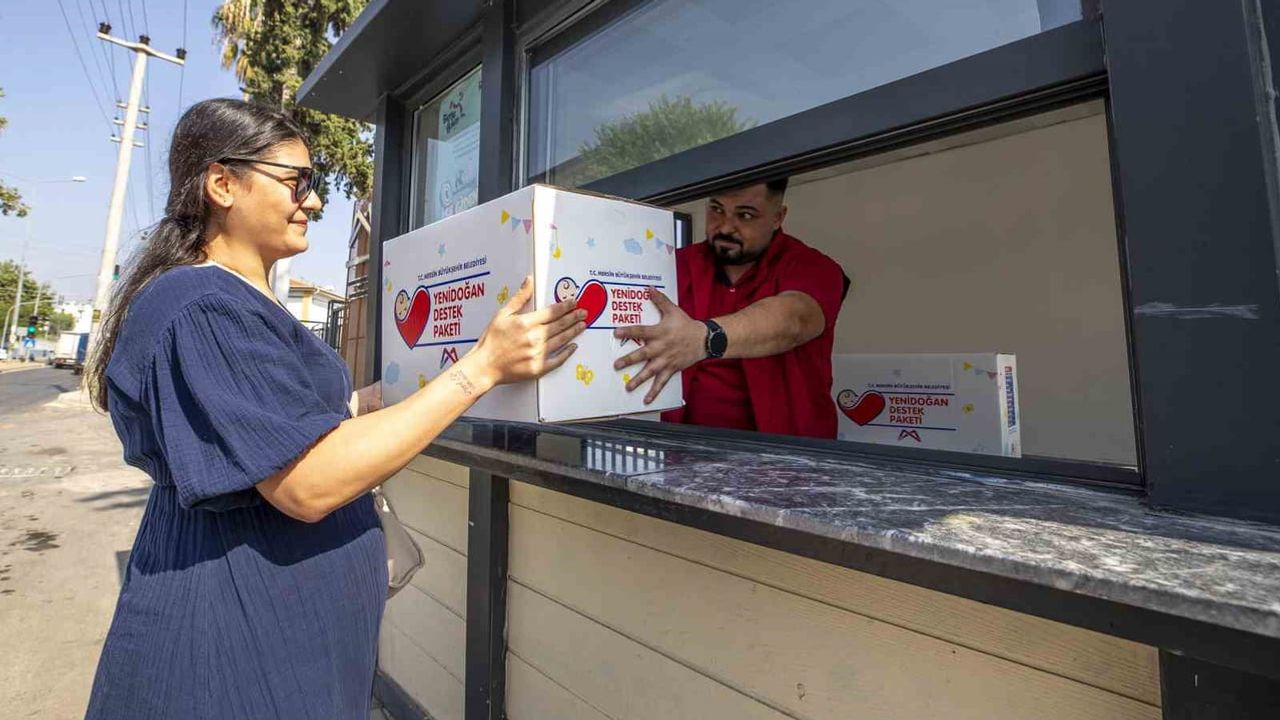 Mersin'de yeni doğanlara kapsamlı destek: 18 bin bebek bakım çantası dağıtıldı