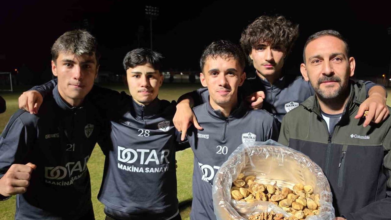 Meşaleler, baklava ve Aydın inciriyle Nazilli Şehir Spor'a moral