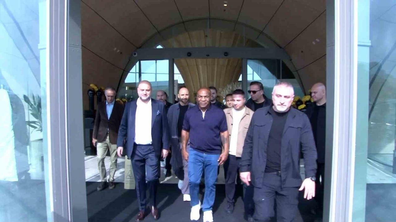 Mike Tyson İstanbul'a geldi: dizi projesi için kente ayak bastı