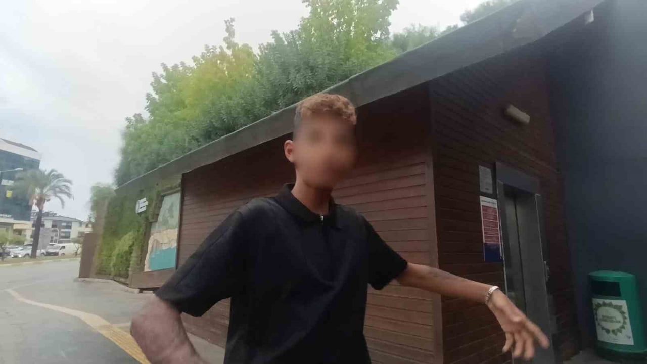 Millet bahçesi'ndeki oyun asansörde mahsur kalmaya dönüştü