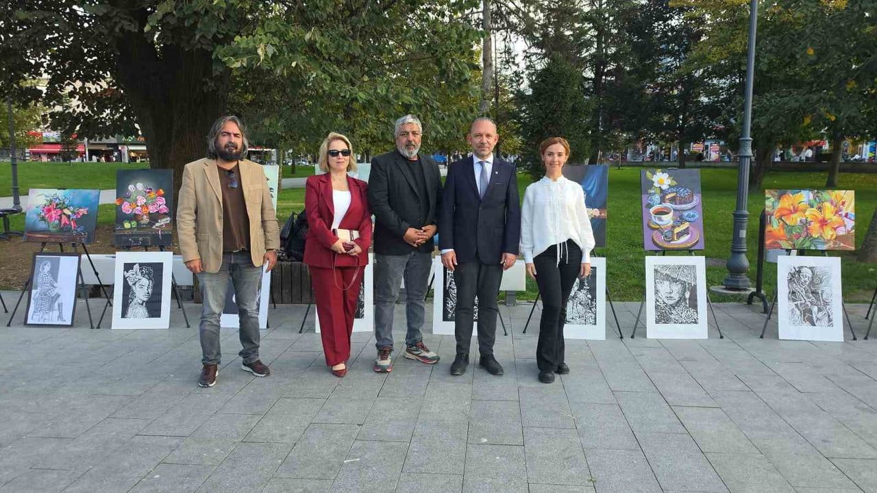 Millet bahçesi sanat galerisine dönüştü