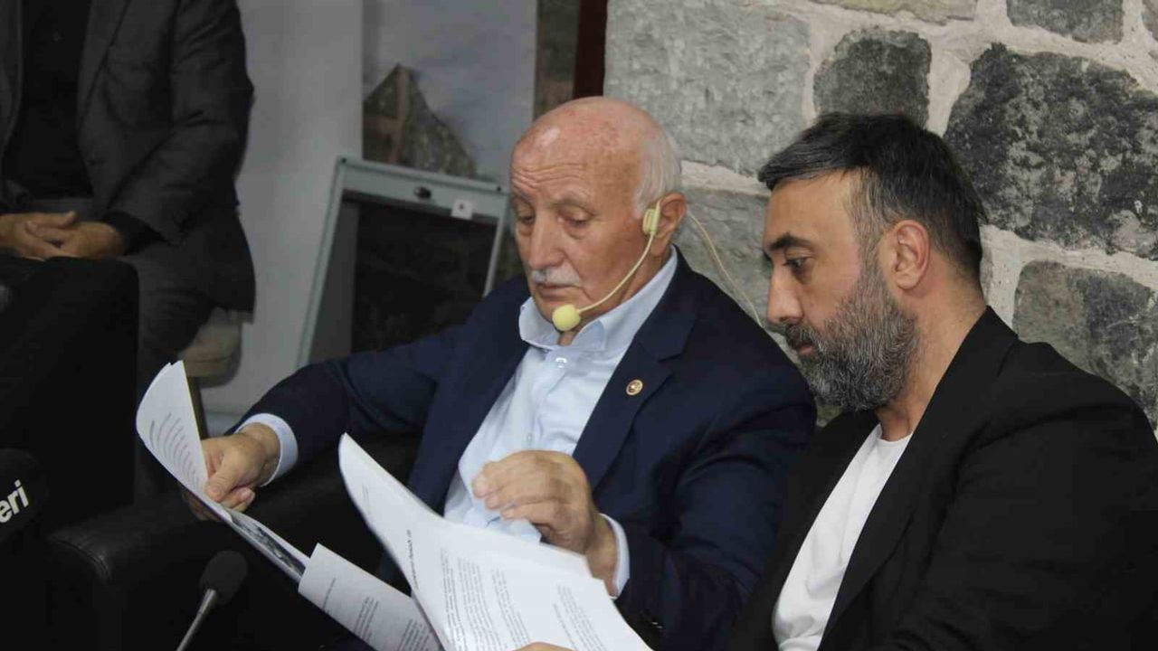 Milletin iradesi kırmızı çizgimiz: darbeye izin verilemez