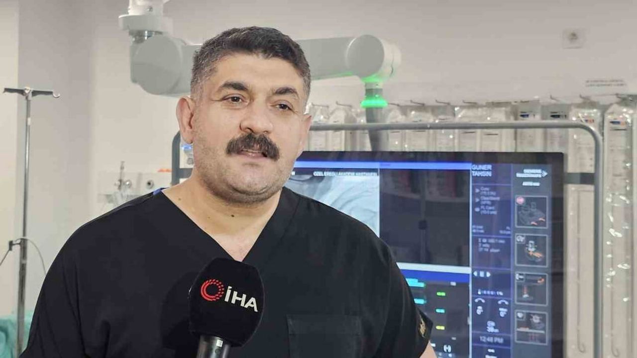 Milyonda bir görülen vaka: öksürüğe bağlı kalp damarı yırtılan kadın stentle hayata döndü