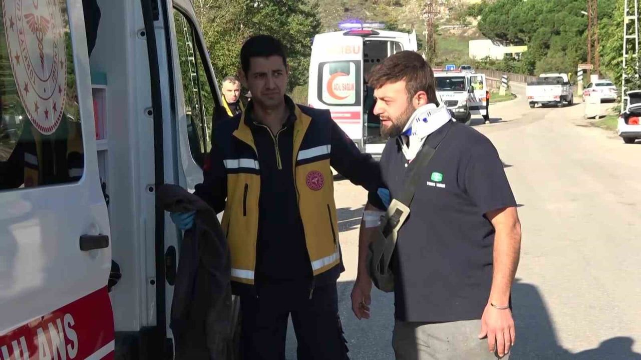 Minibüs Helvacı köprüsü yakınlarında dereye uçtu: dokuz yaralı