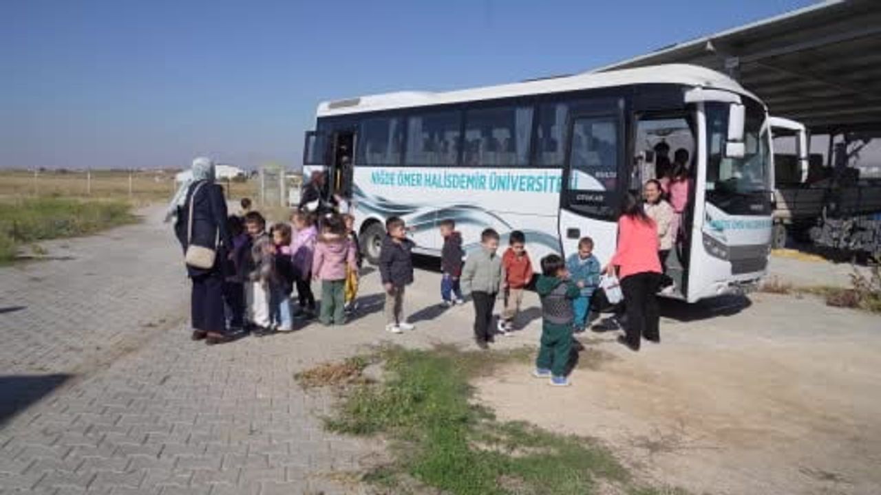 Minikler çiftlikte üretimi öğrendi: Niğde'de tarım eğitimi