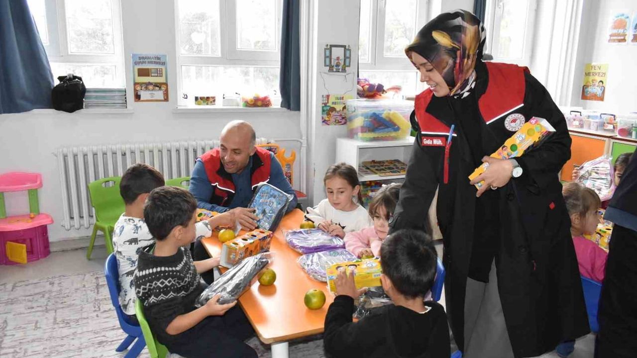 Miniklere gıda kıymeti öğretildi: Arpalı'da okulda farkındalık eğitimi