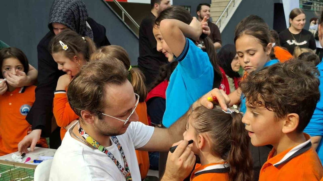 Miniklerin enerjisi İyidere’de gençlik şöleninde hayat buldu