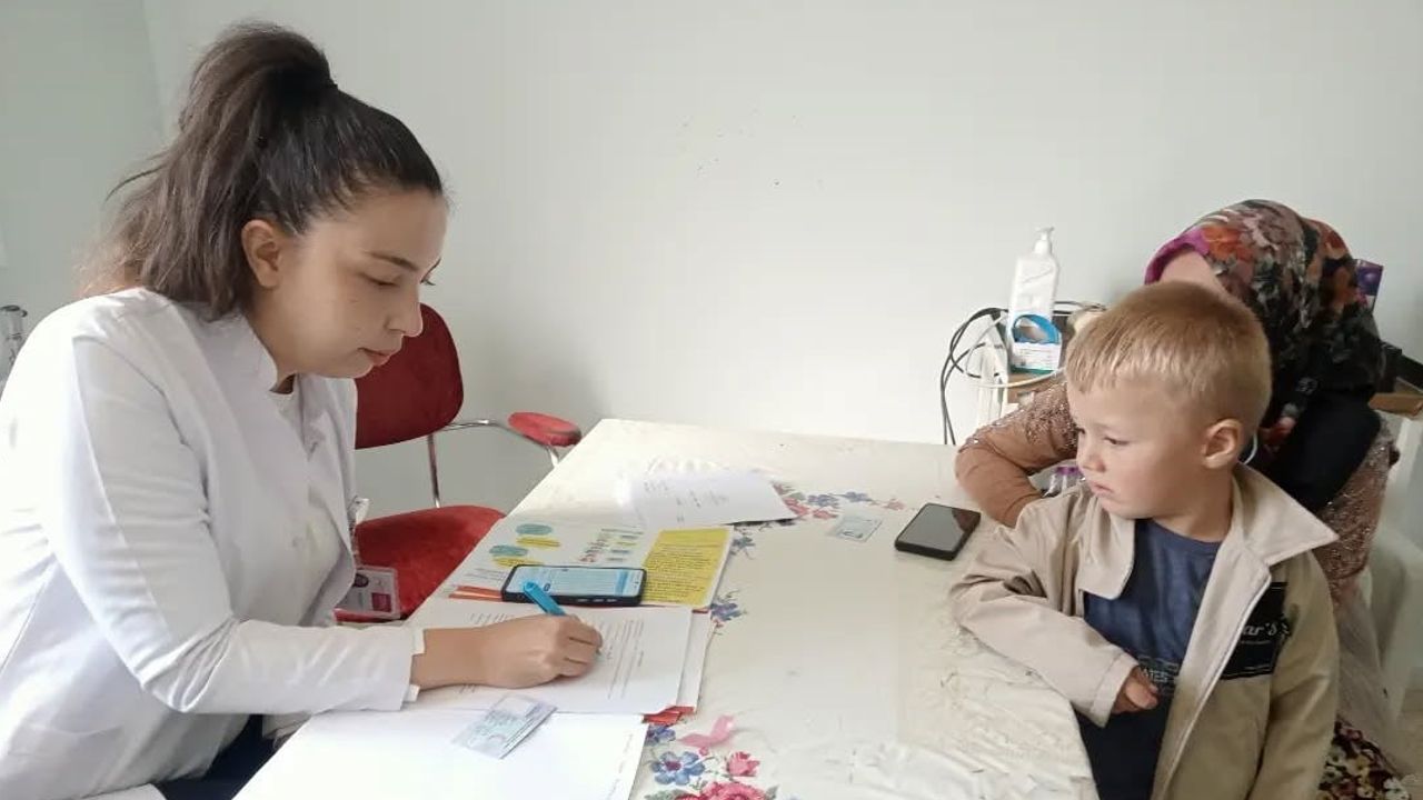 Mobil tarama ekipleriyle köyde sağlık hizmetine erişim kolaylaştı