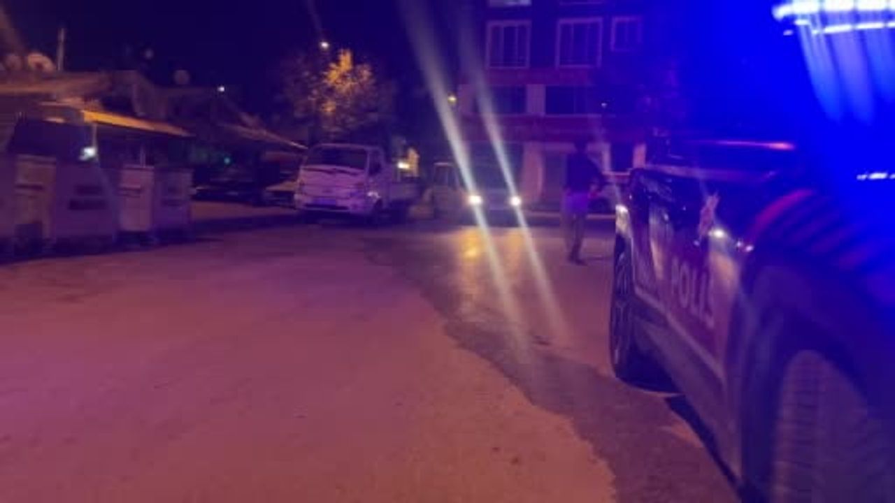 Motosikletini çalındığını iddia eden kişi sivil araca saldırdı