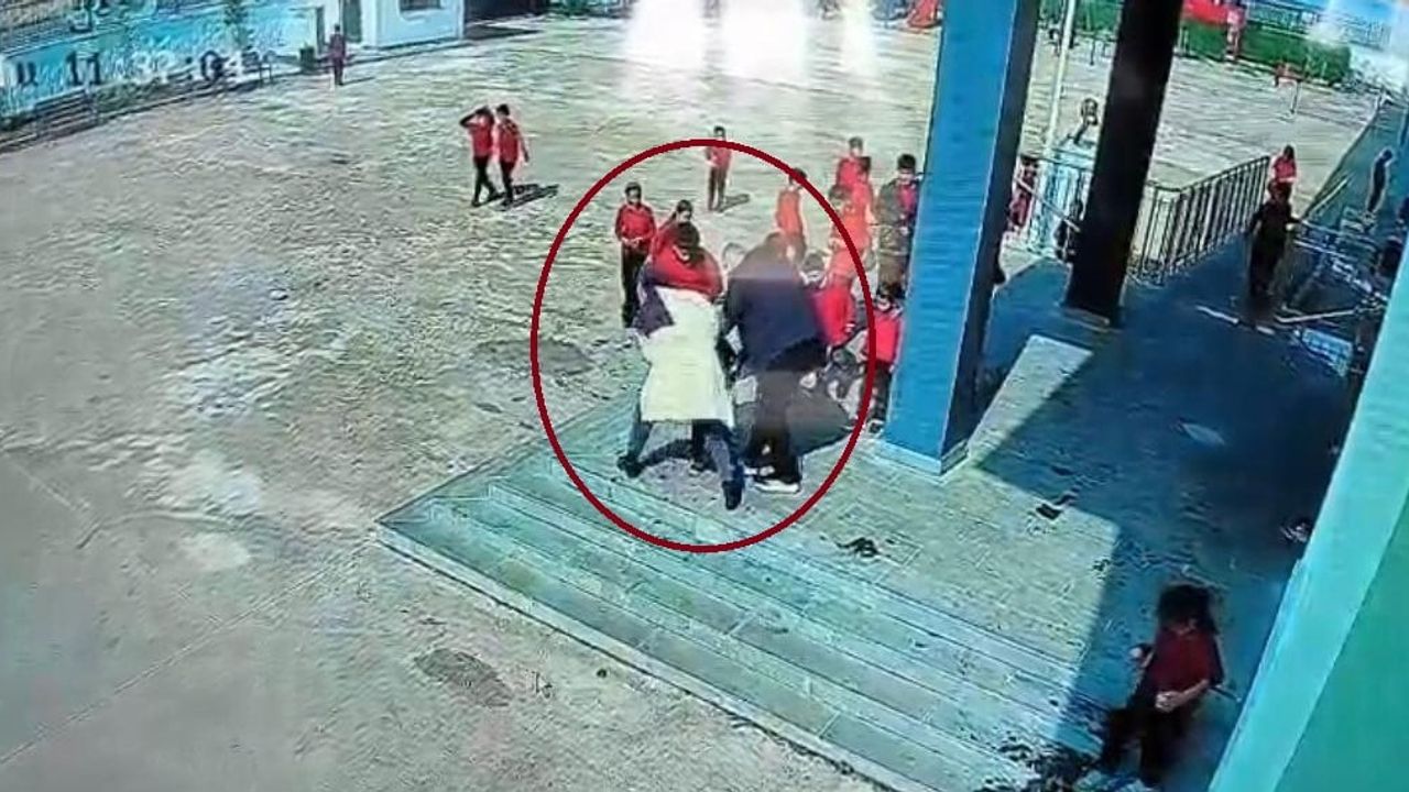 Müdahale anı kameralarda: mandalina parçası nefes borusuna kaçan öğrenci kurtarıldı