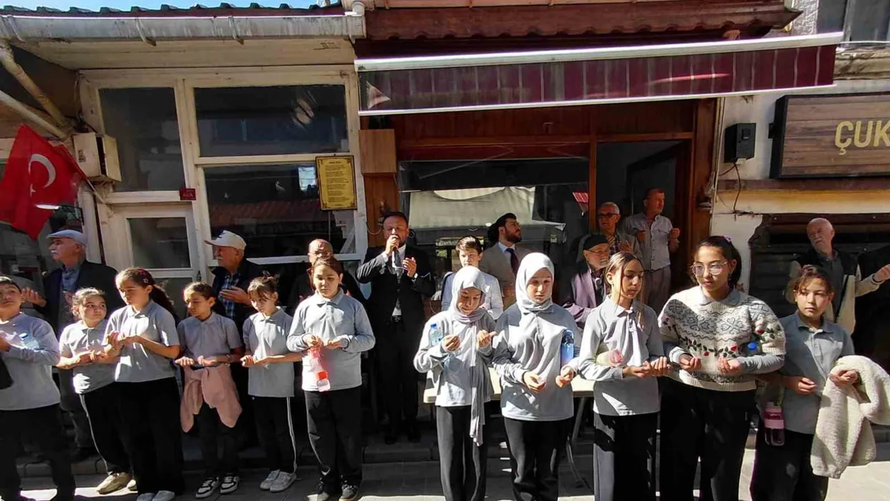 Mudurnu'da asırlık esnaf duası geleneği nesiller boyu sürüyor